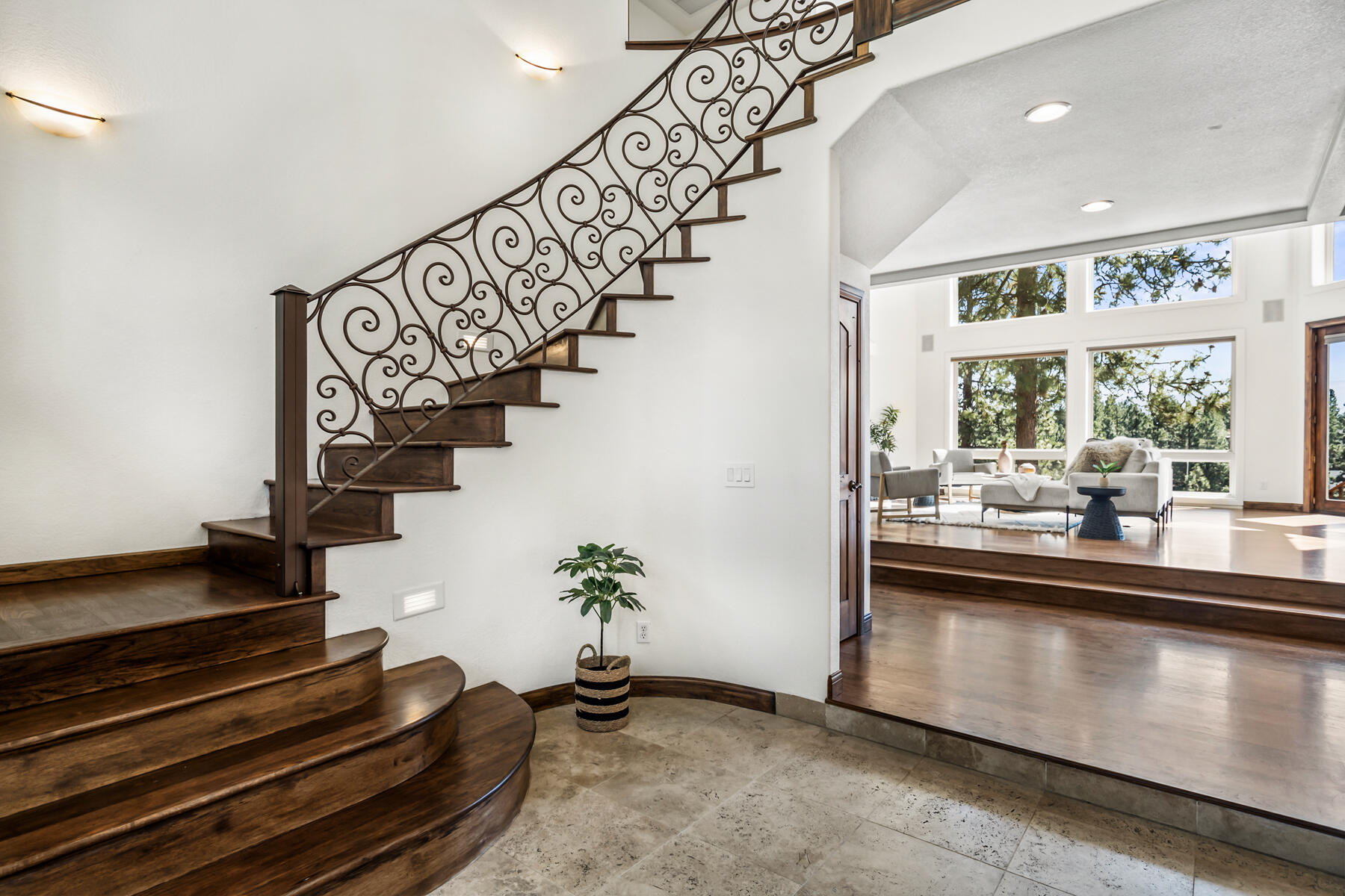 61015 River Bluff Trail