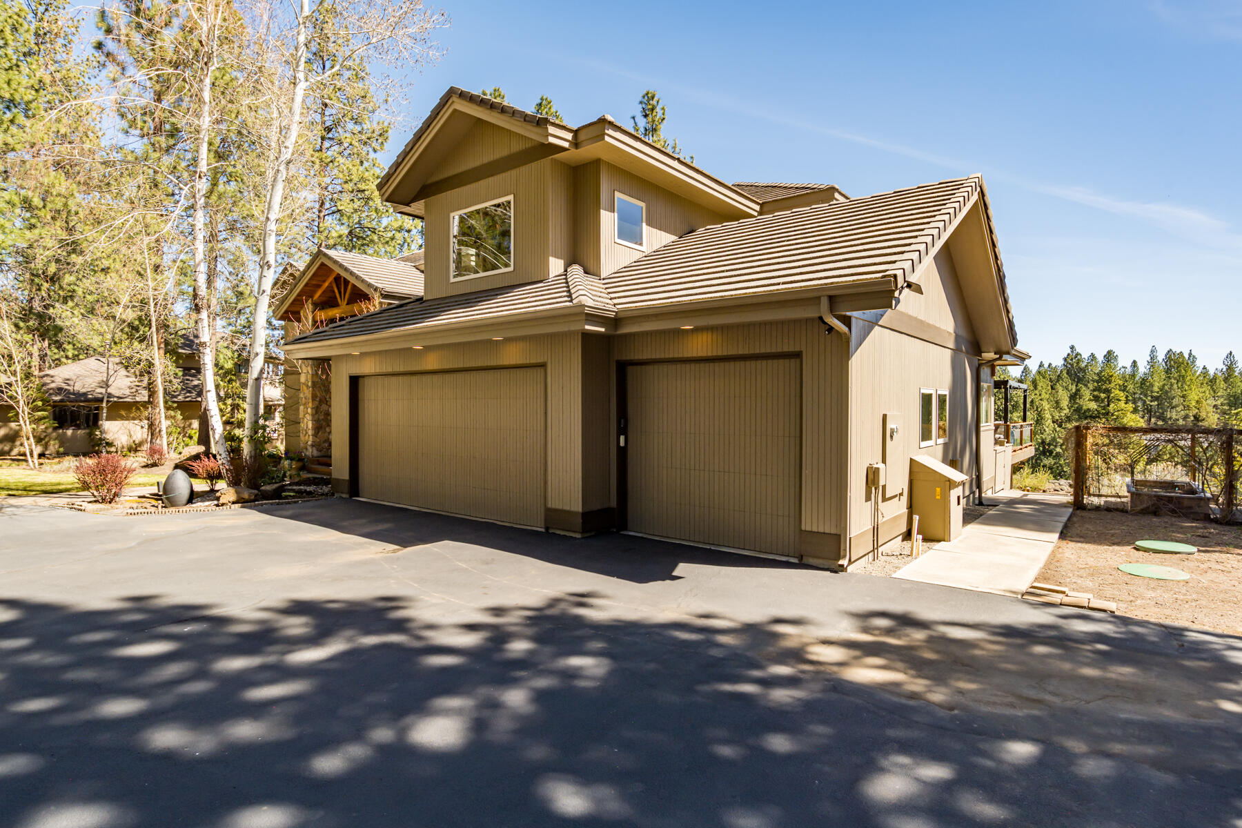 61015 River Bluff Trail