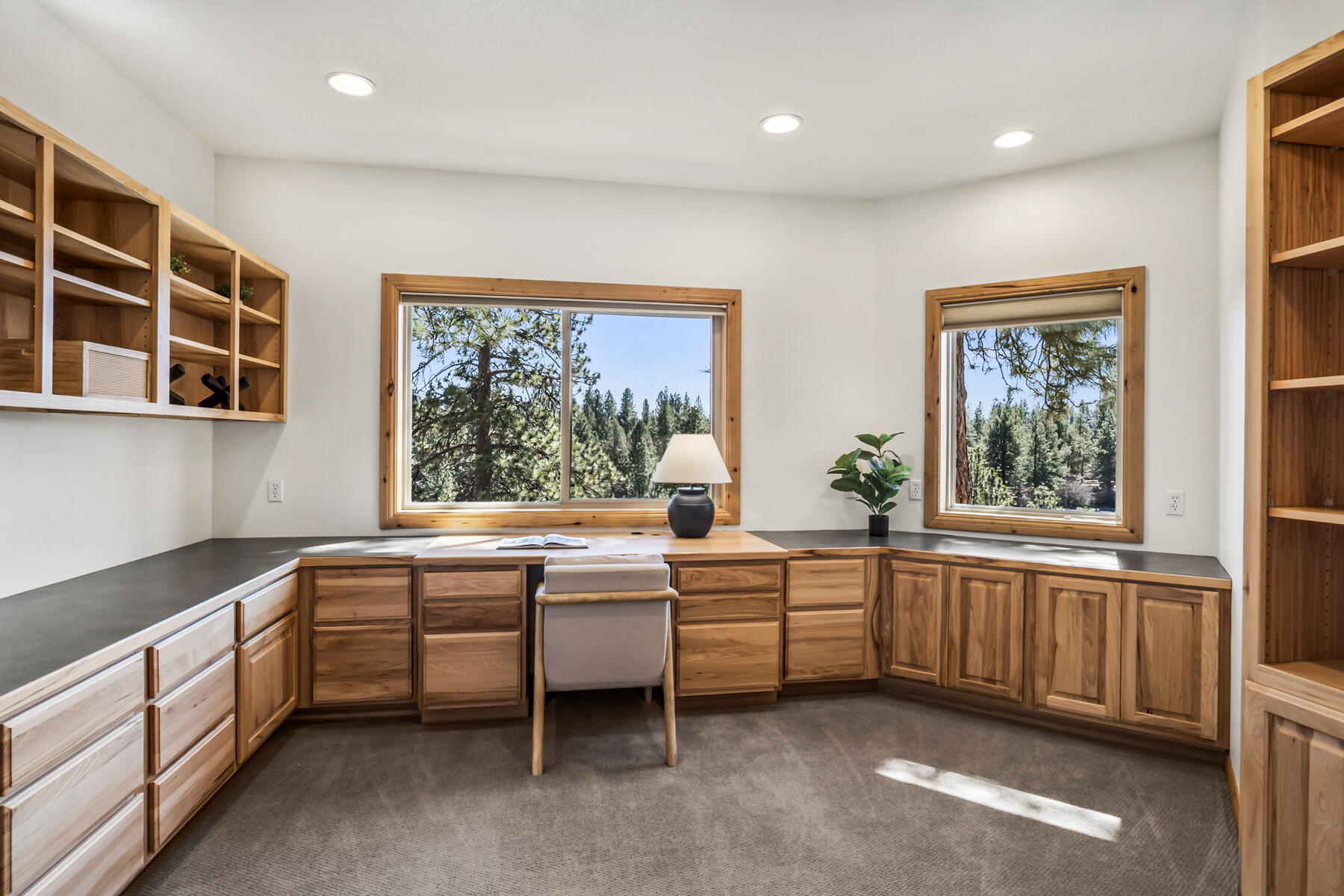 61015 River Bluff Trail