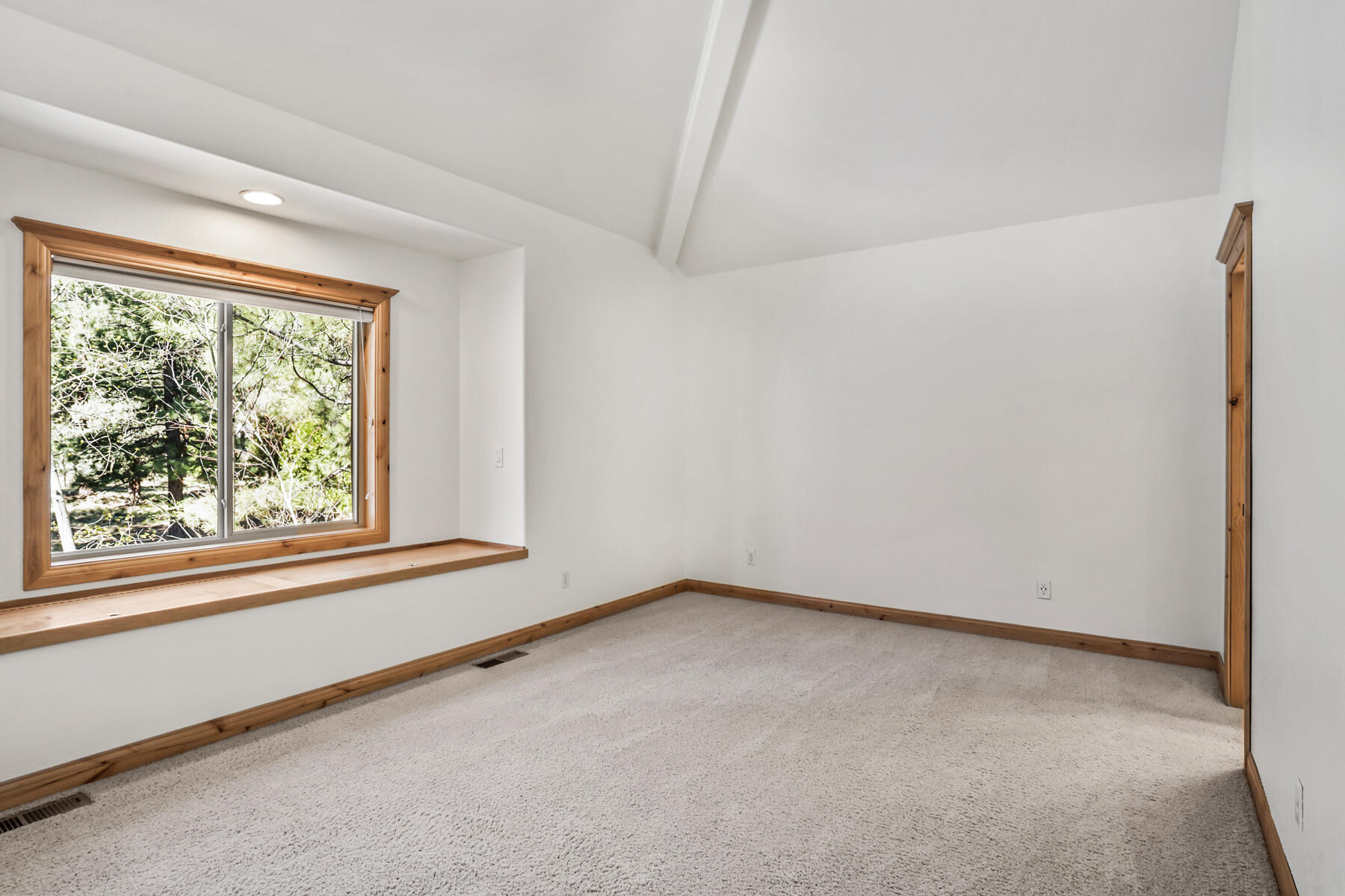 61015 River Bluff Trail
