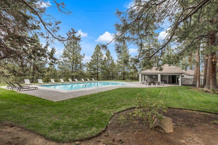 61015 River Bluff Trail