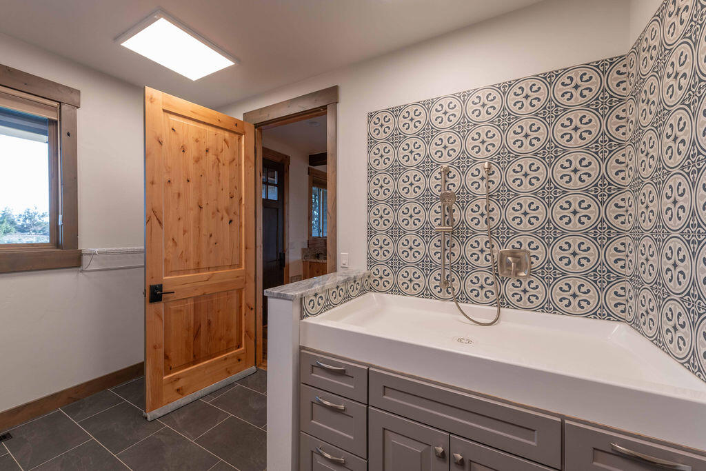 61465 White Peaks Court