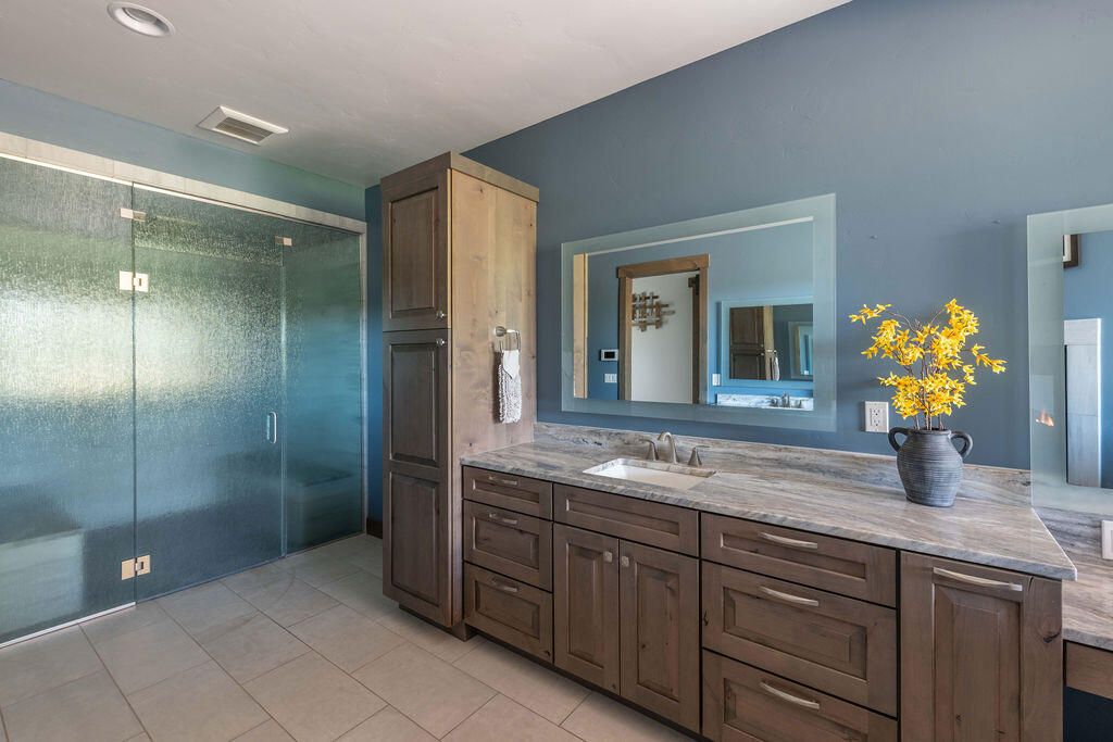 61465 White Peaks Court