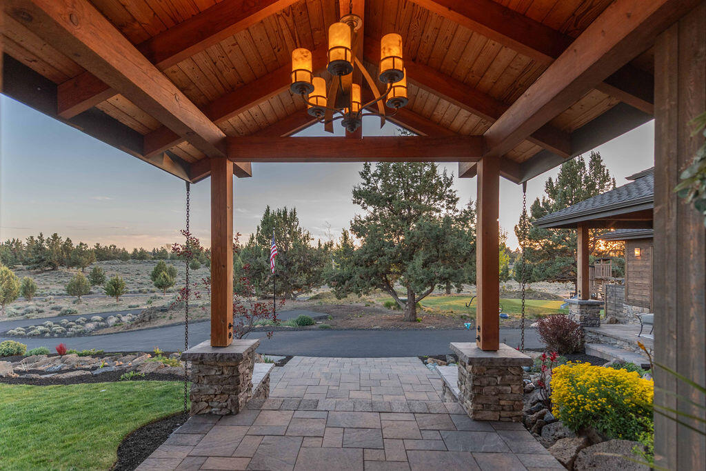 61465 White Peaks Court