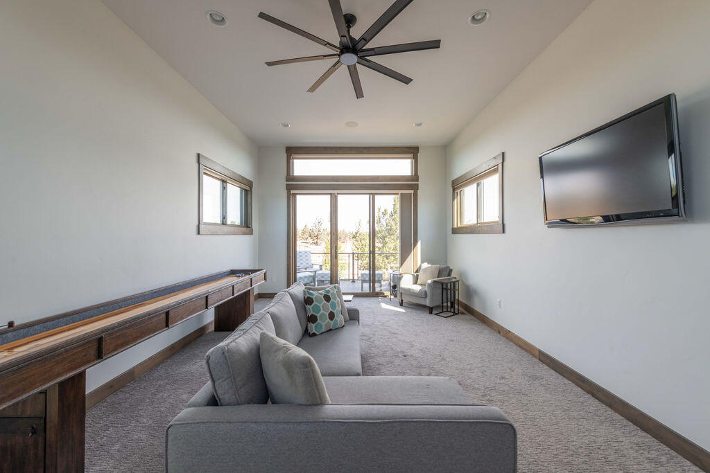 61465 White Peaks Court