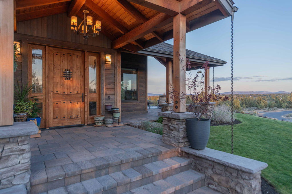 61465 White Peaks Court