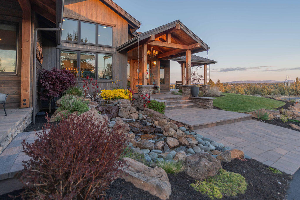 61465 White Peaks Court
