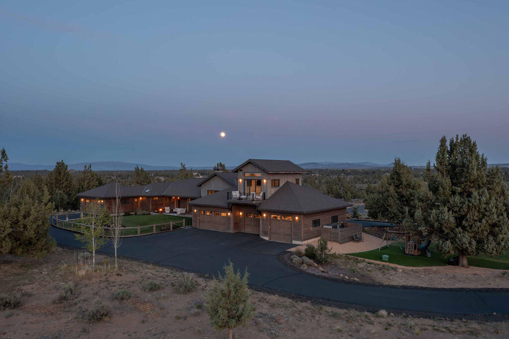 61465 White Peaks Court