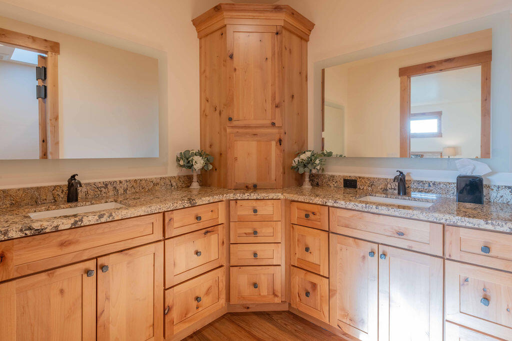 61465 White Peaks Court