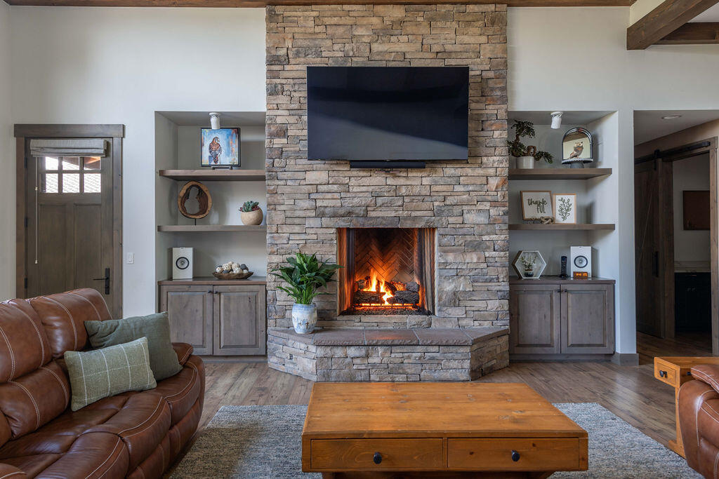 61465 White Peaks Court