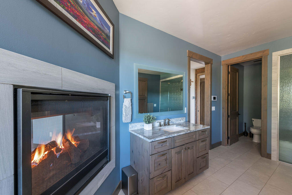 61465 White Peaks Court