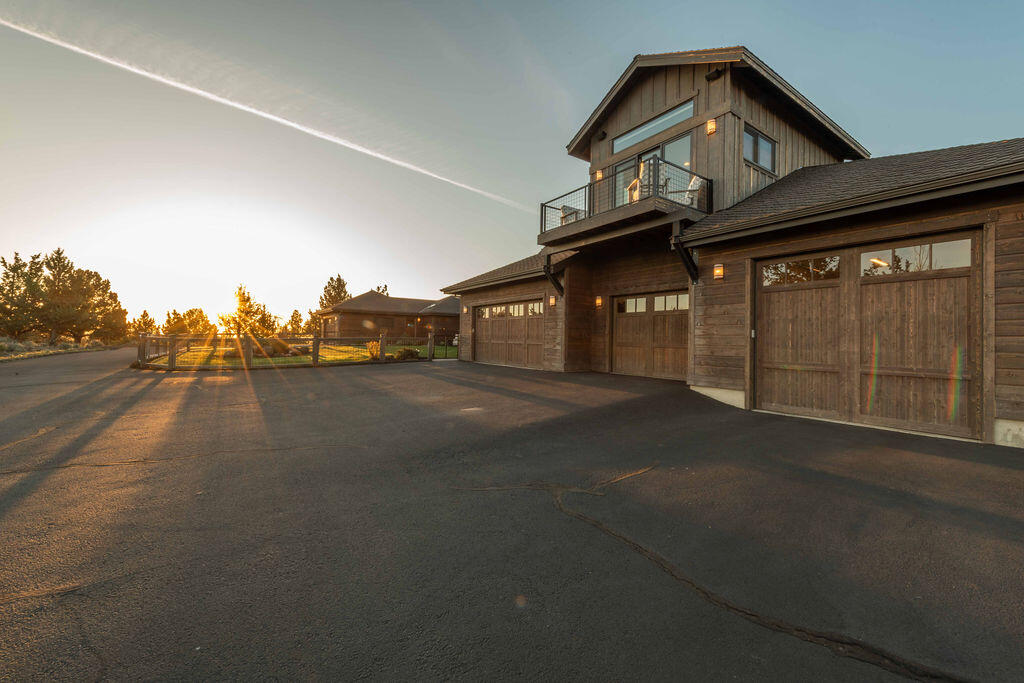 61465 White Peaks Court