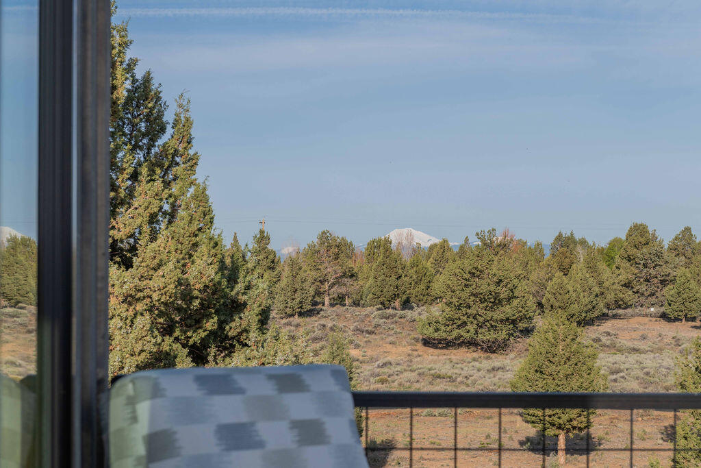 61465 White Peaks Court