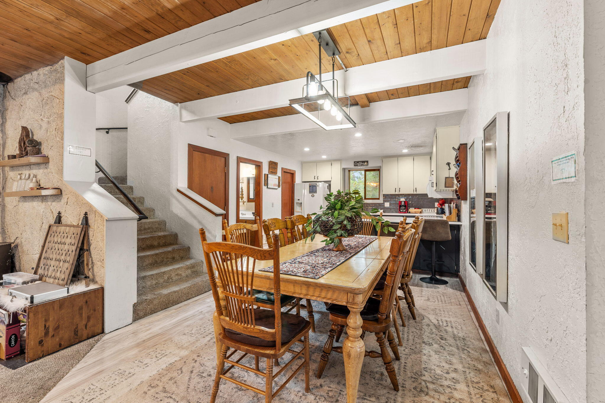 18066 18 E Butte Lane