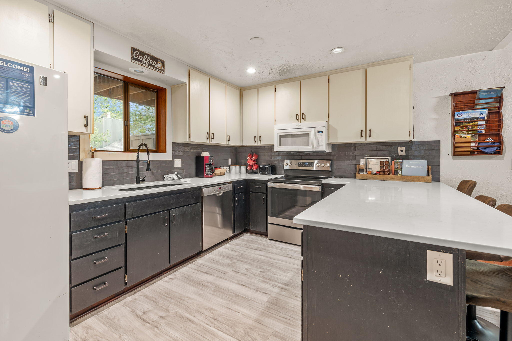 18066 18 E Butte Lane