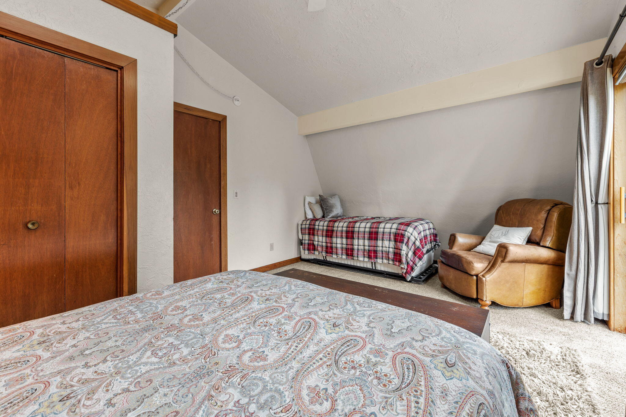 18066 18 E Butte Lane