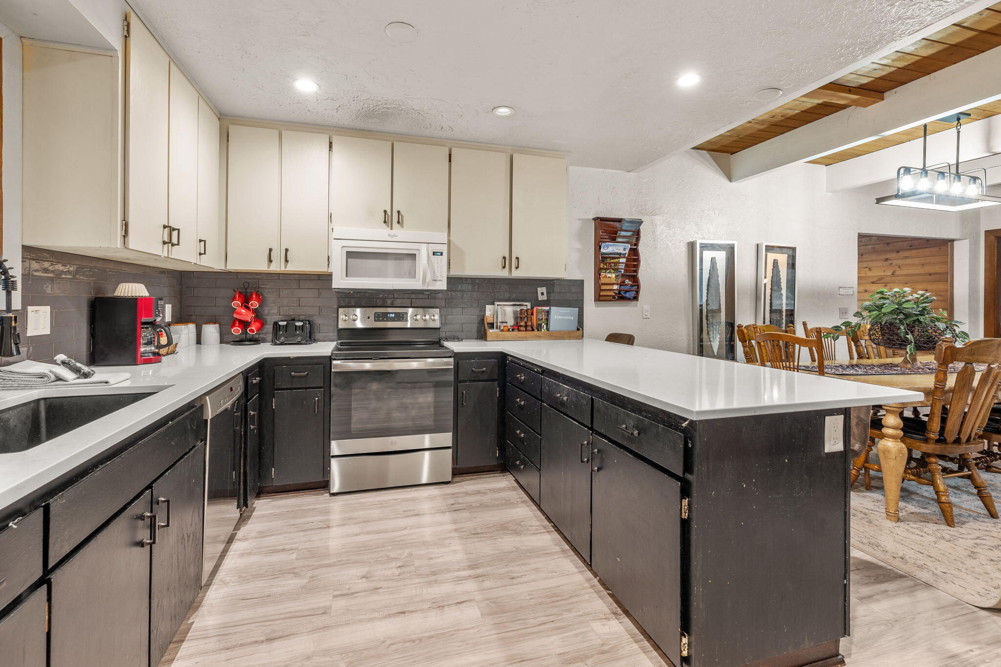 18066 18 E Butte Lane