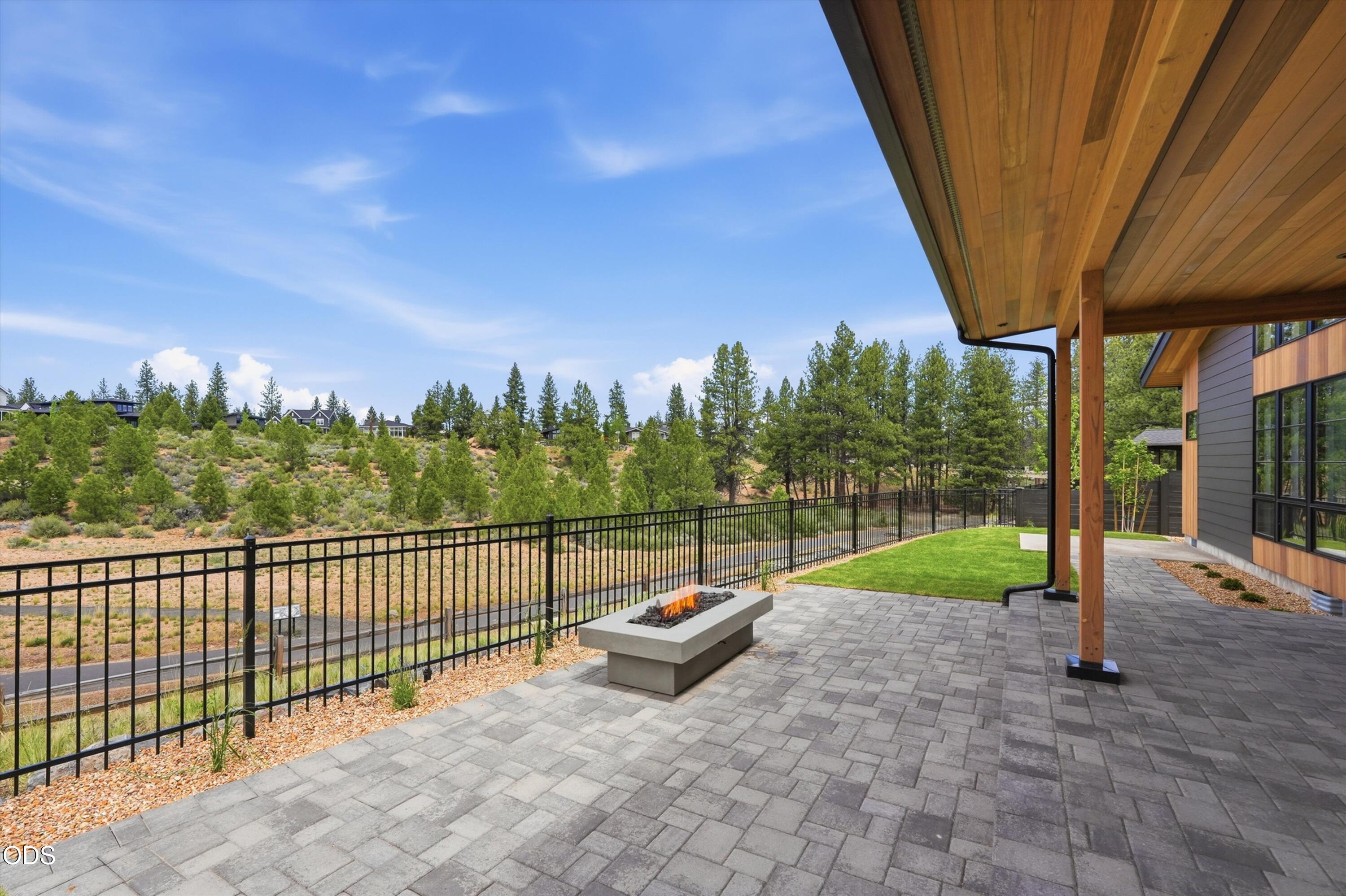 3114 NW Crossing Drive