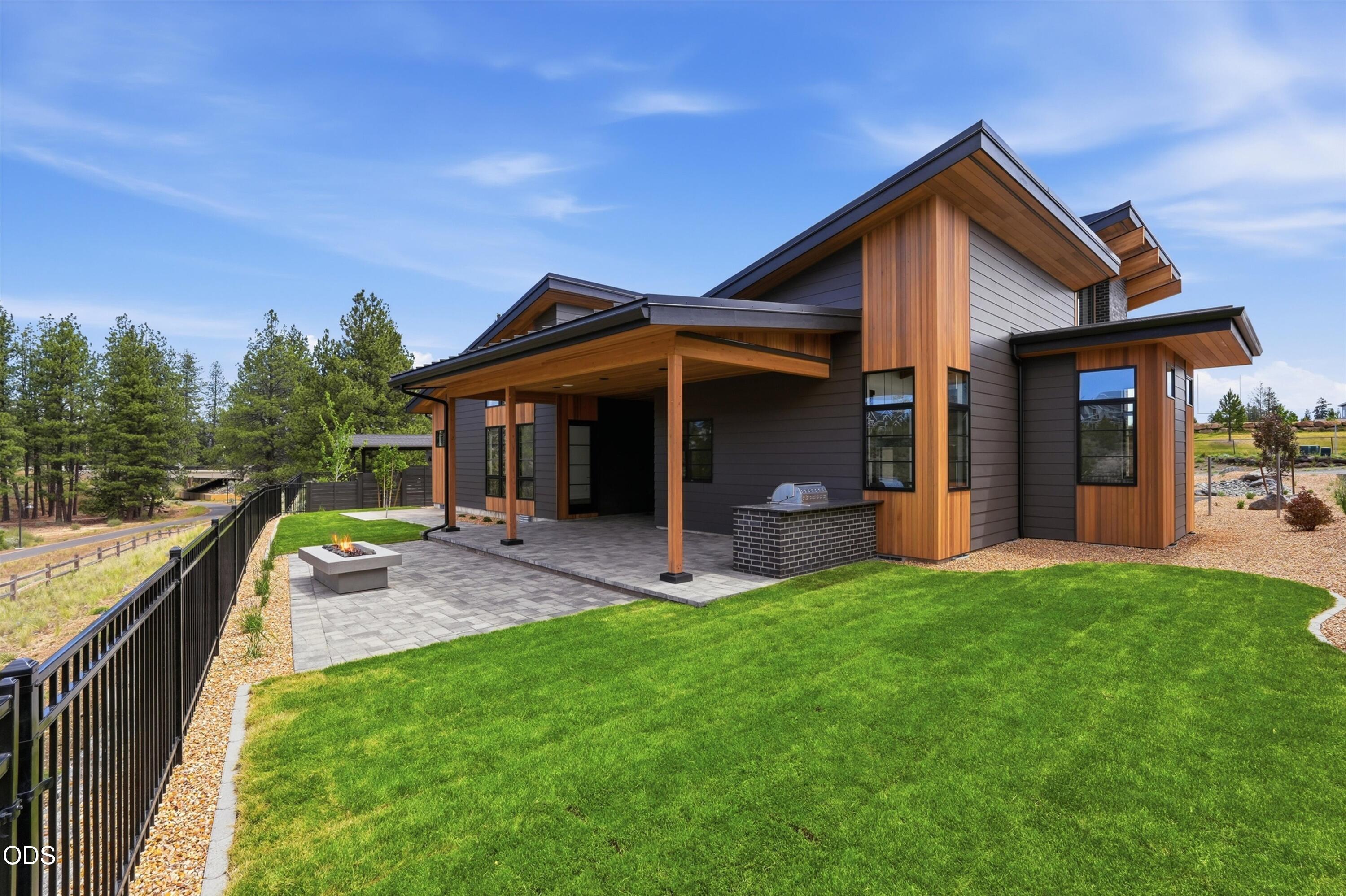 3114 NW Crossing Drive