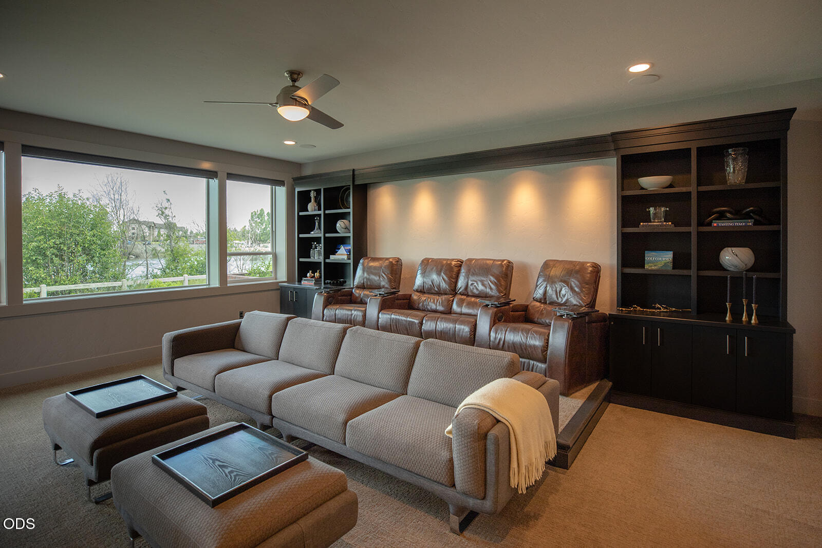 925 SW Theater Drive