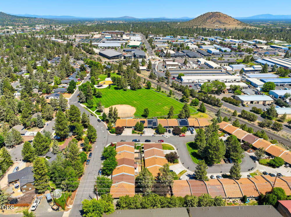 980 SE Centennial