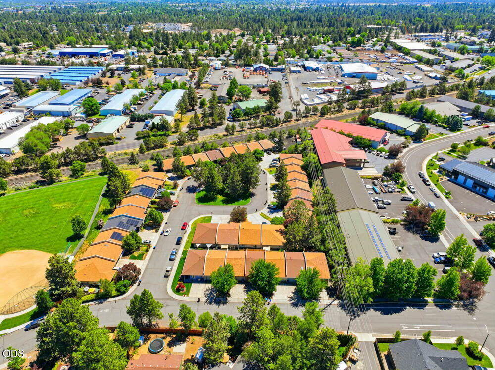 980 SE Centennial