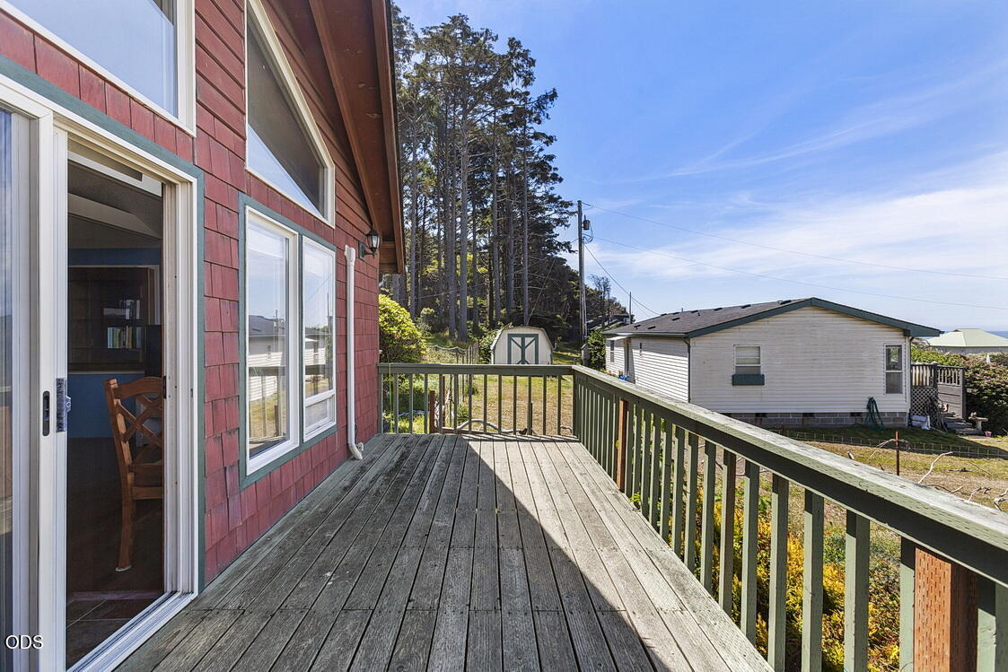 95489 Highway 101 S