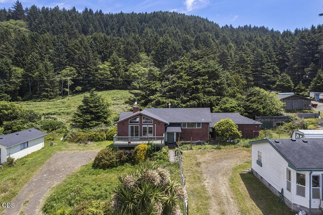 95489 Highway 101 S