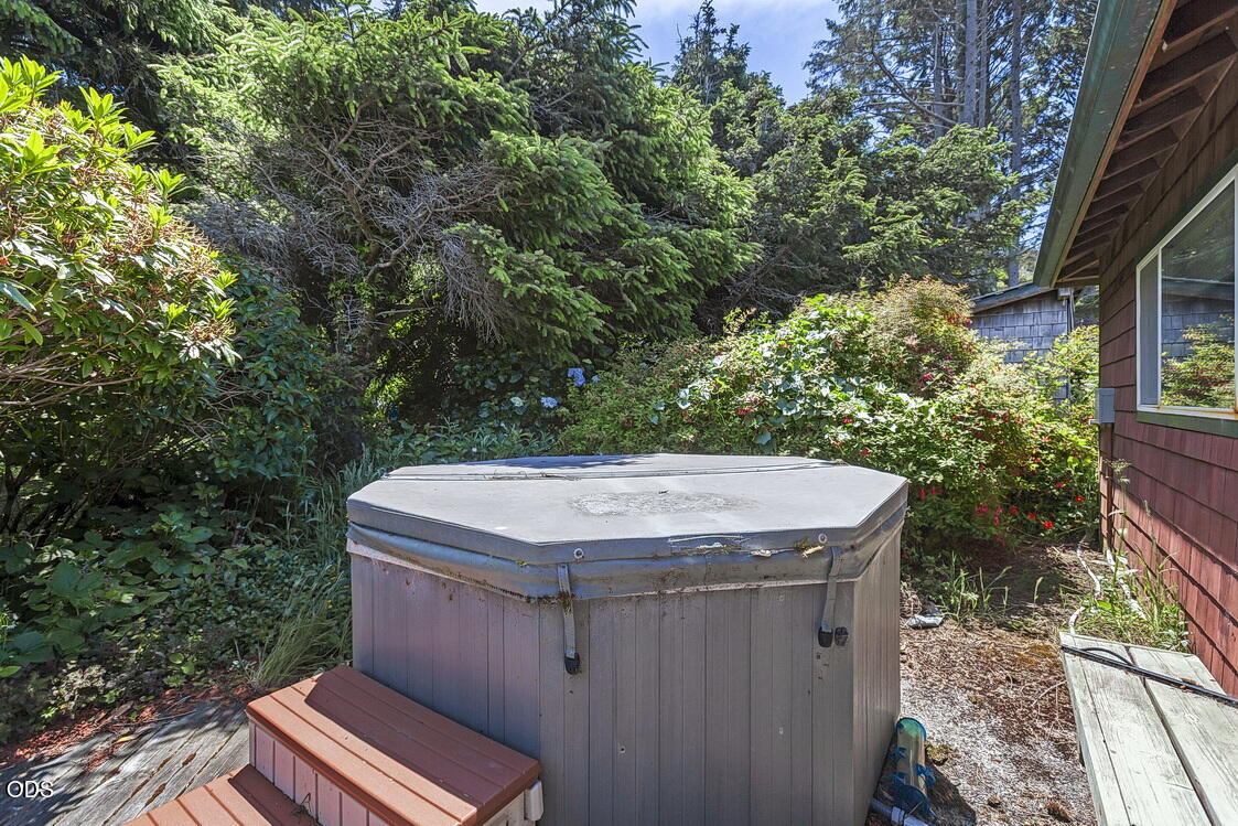 95489 Highway 101 S