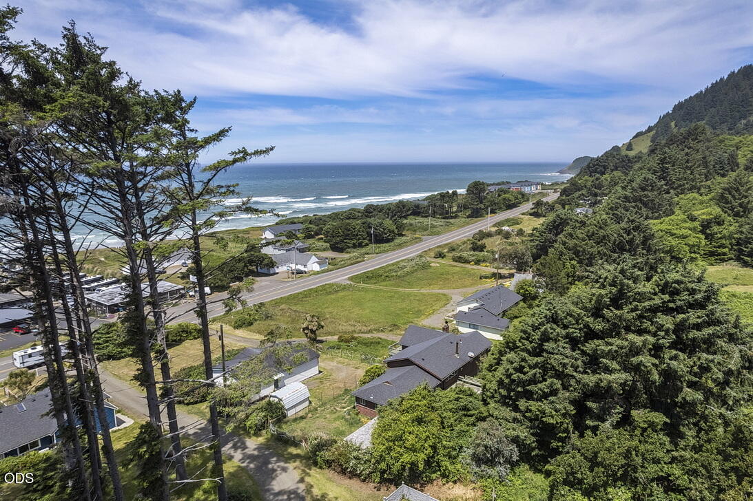 95489 Highway 101 S