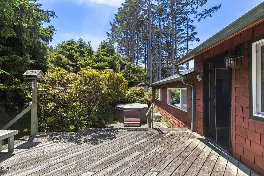 95489 Highway 101 S
