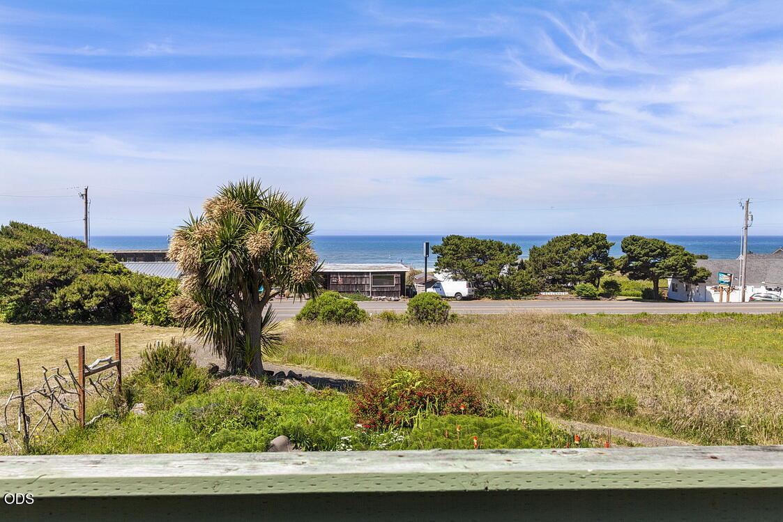 95489 Highway 101 S