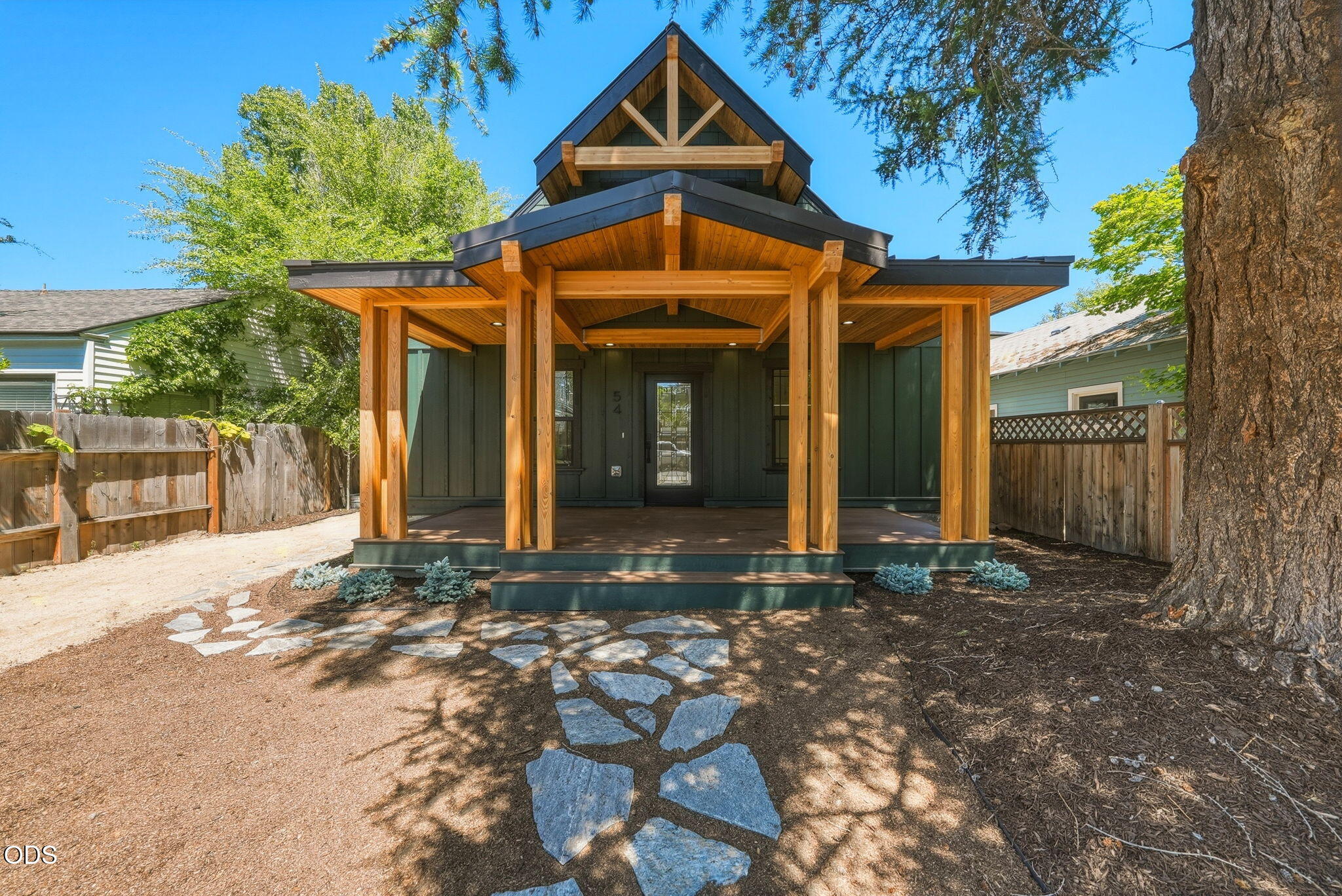 54 NW Gilchrist Avenue