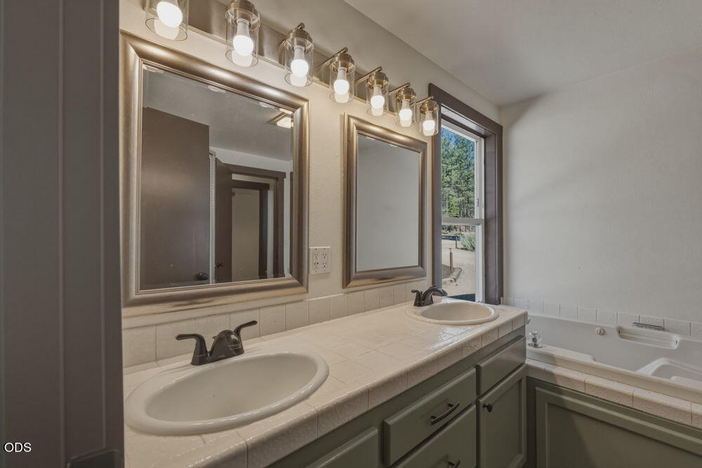 60282 Cree Circle