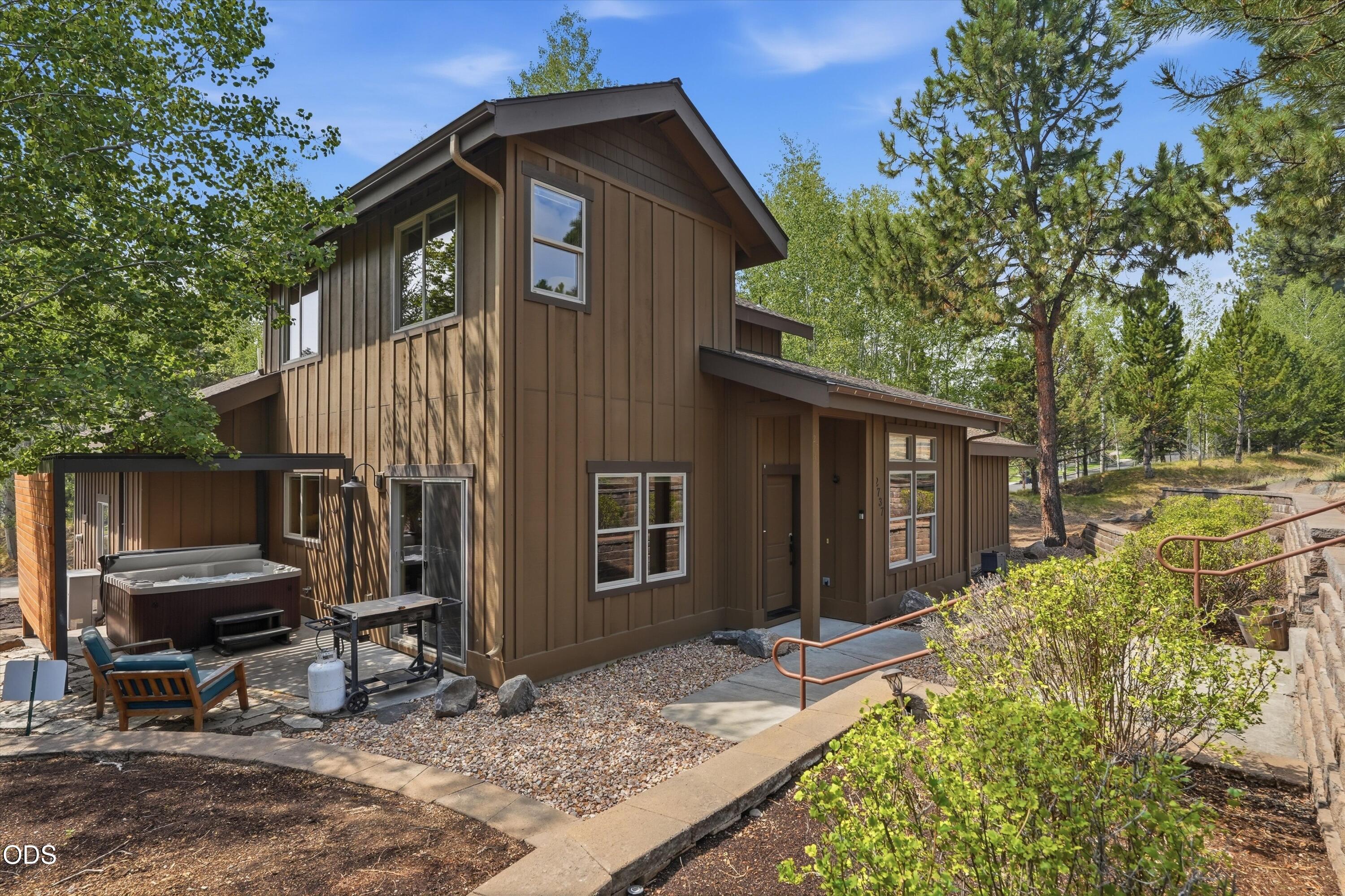 2737 NW Skyliners Road