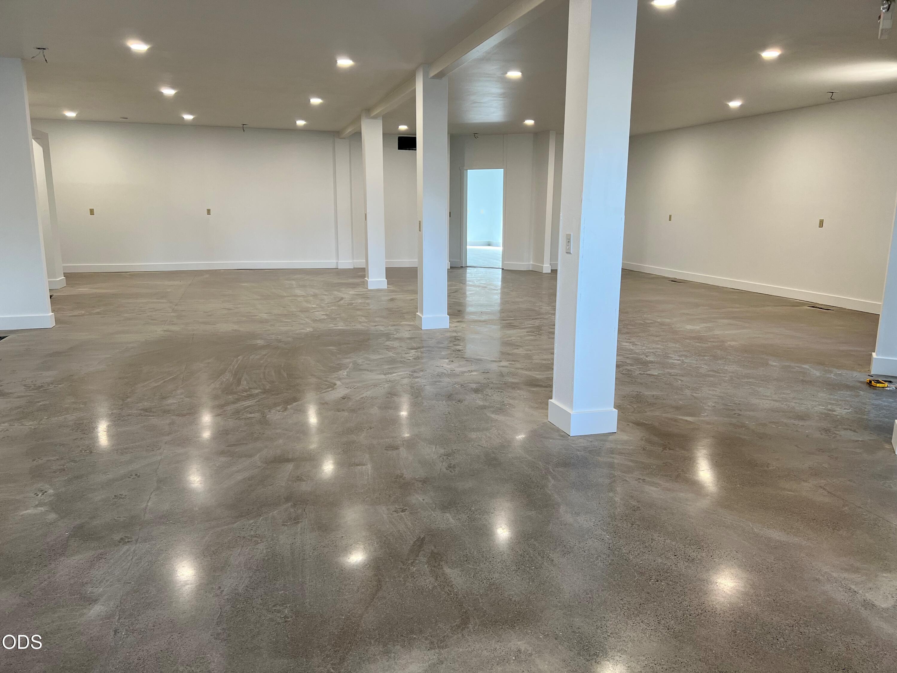 141 W Main Avenue, 101