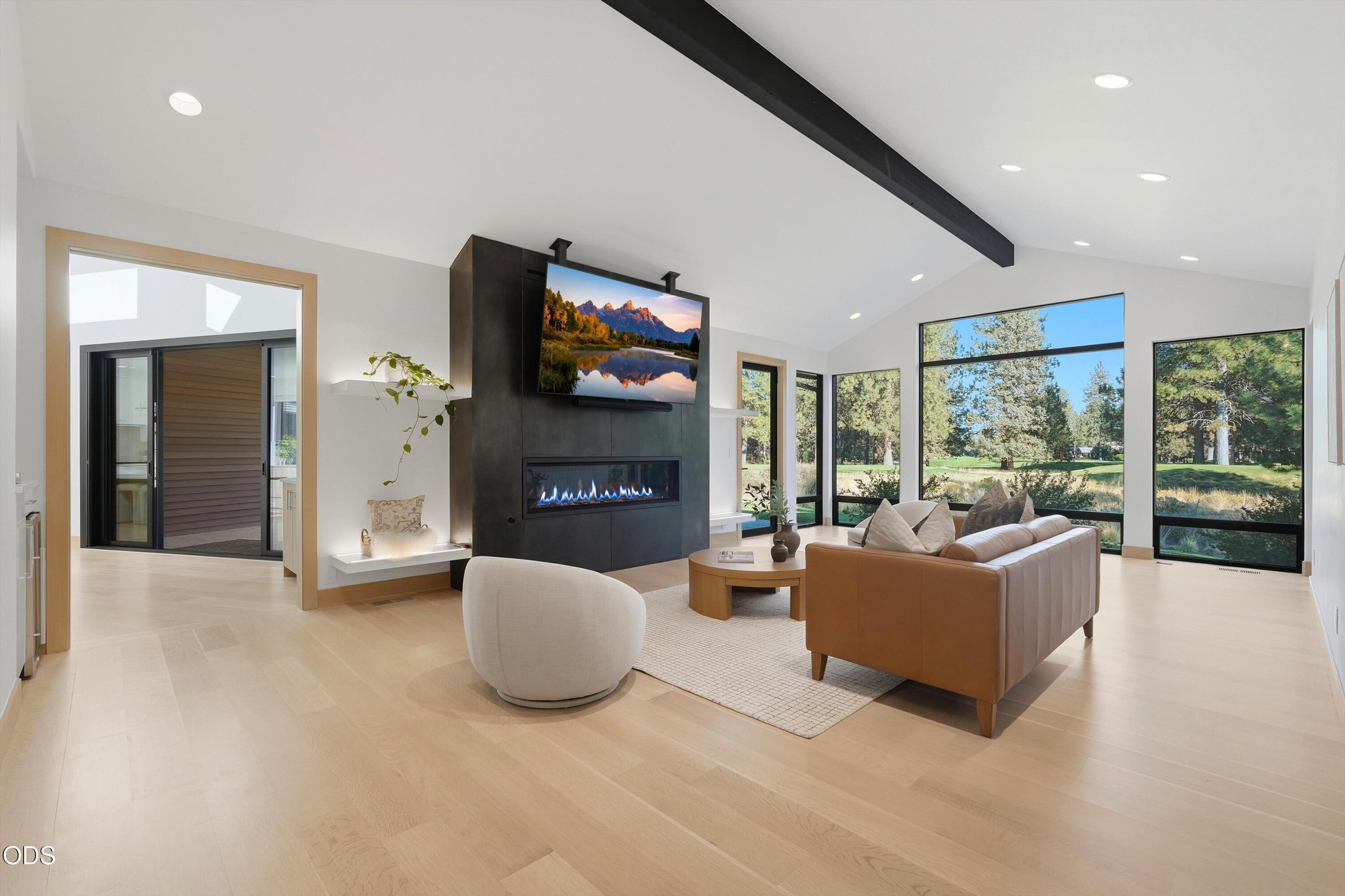 61410 Tam McArthur Loop