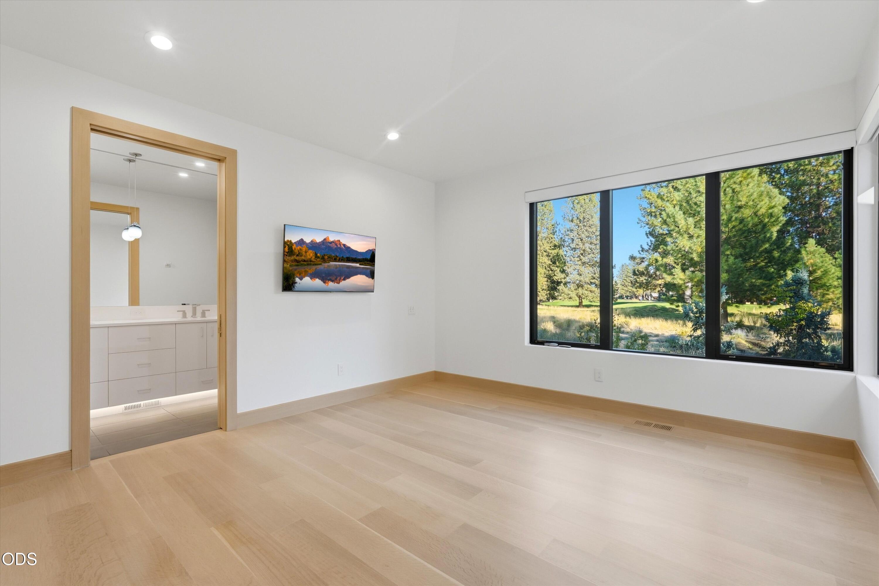 61410 Tam McArthur Loop
