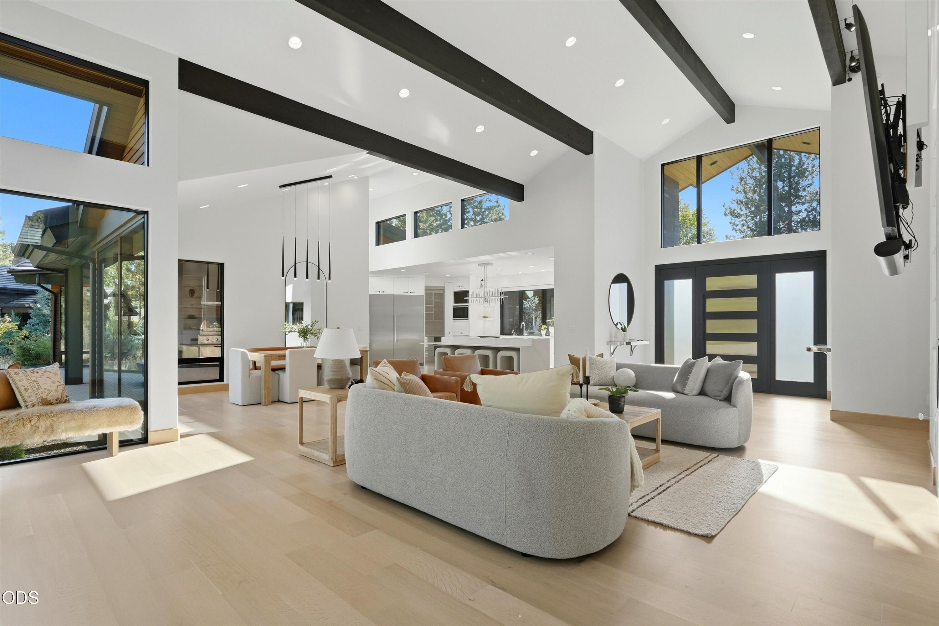 61410 Tam McArthur Loop