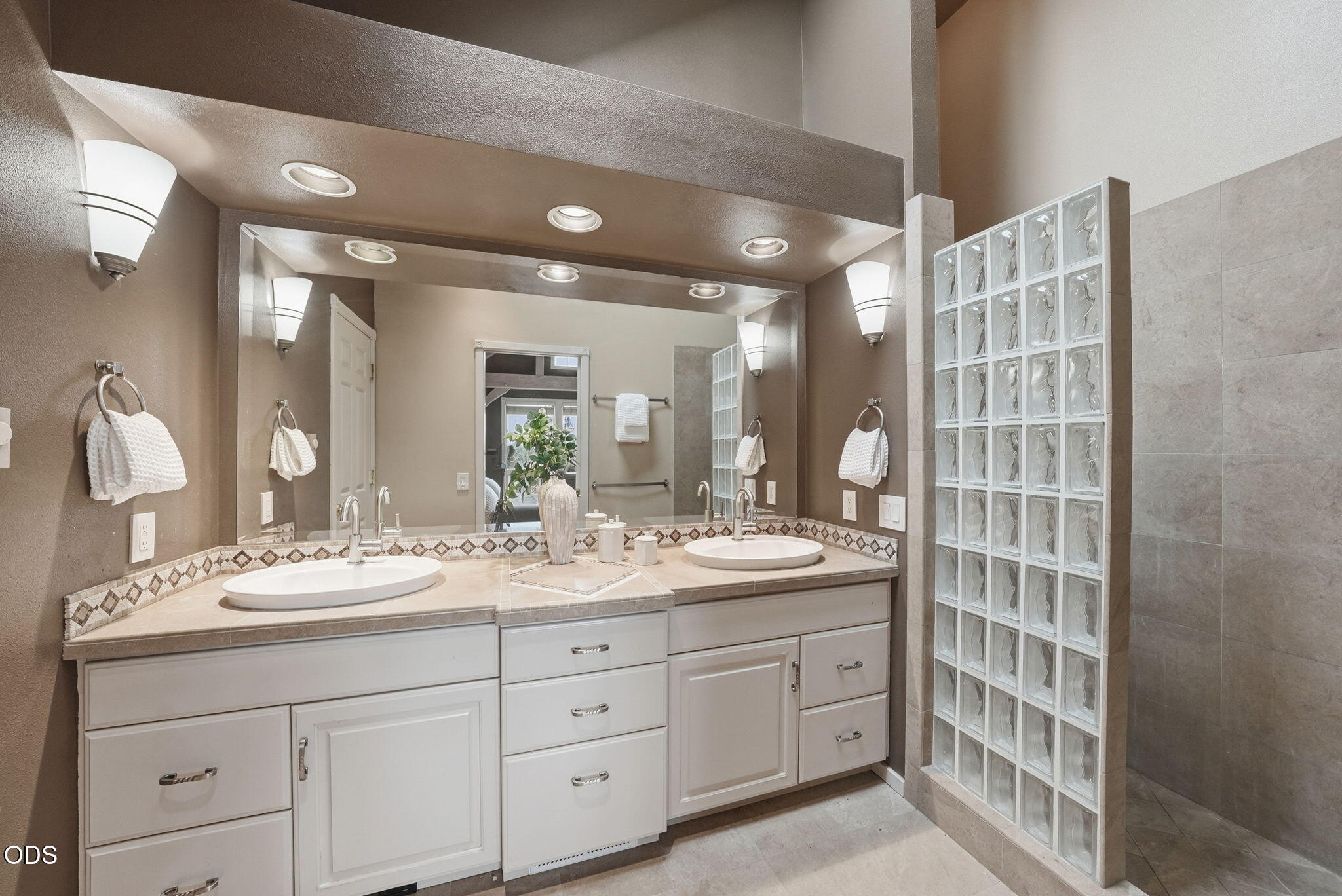 16015 Fox Ridge Circle