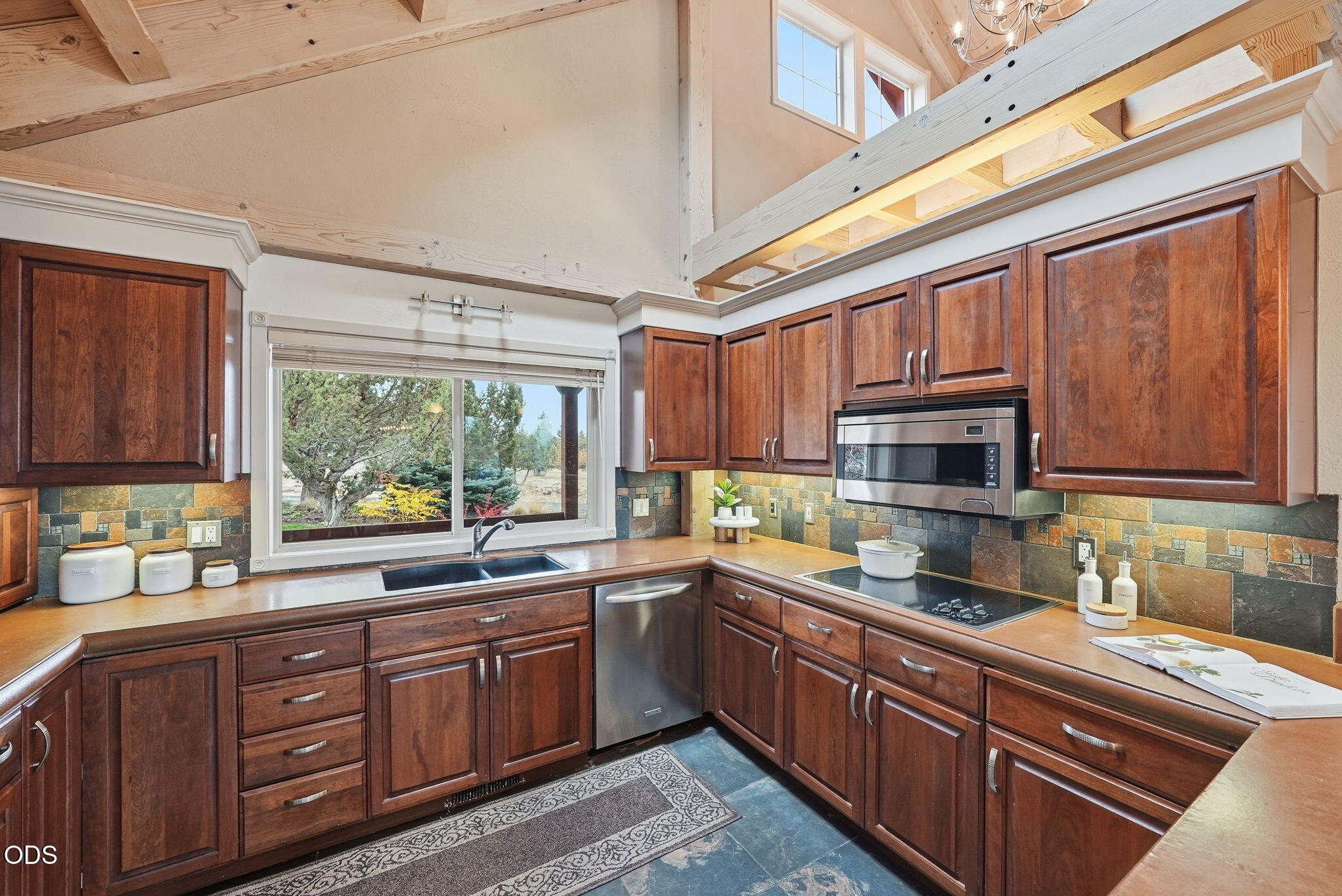 16015 Fox Ridge Circle