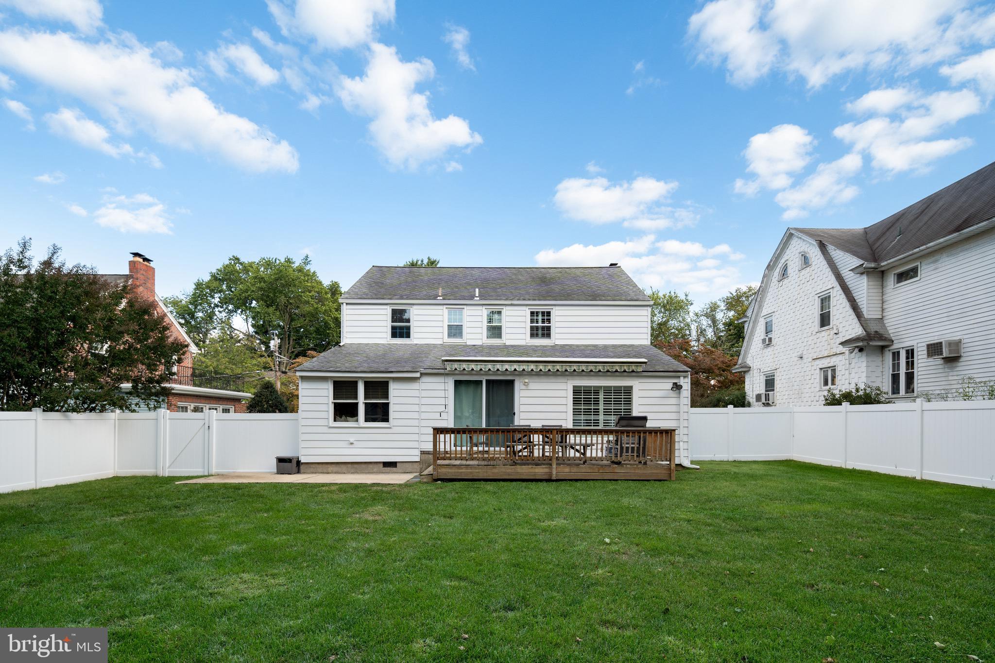 711 W Greenman Rd W