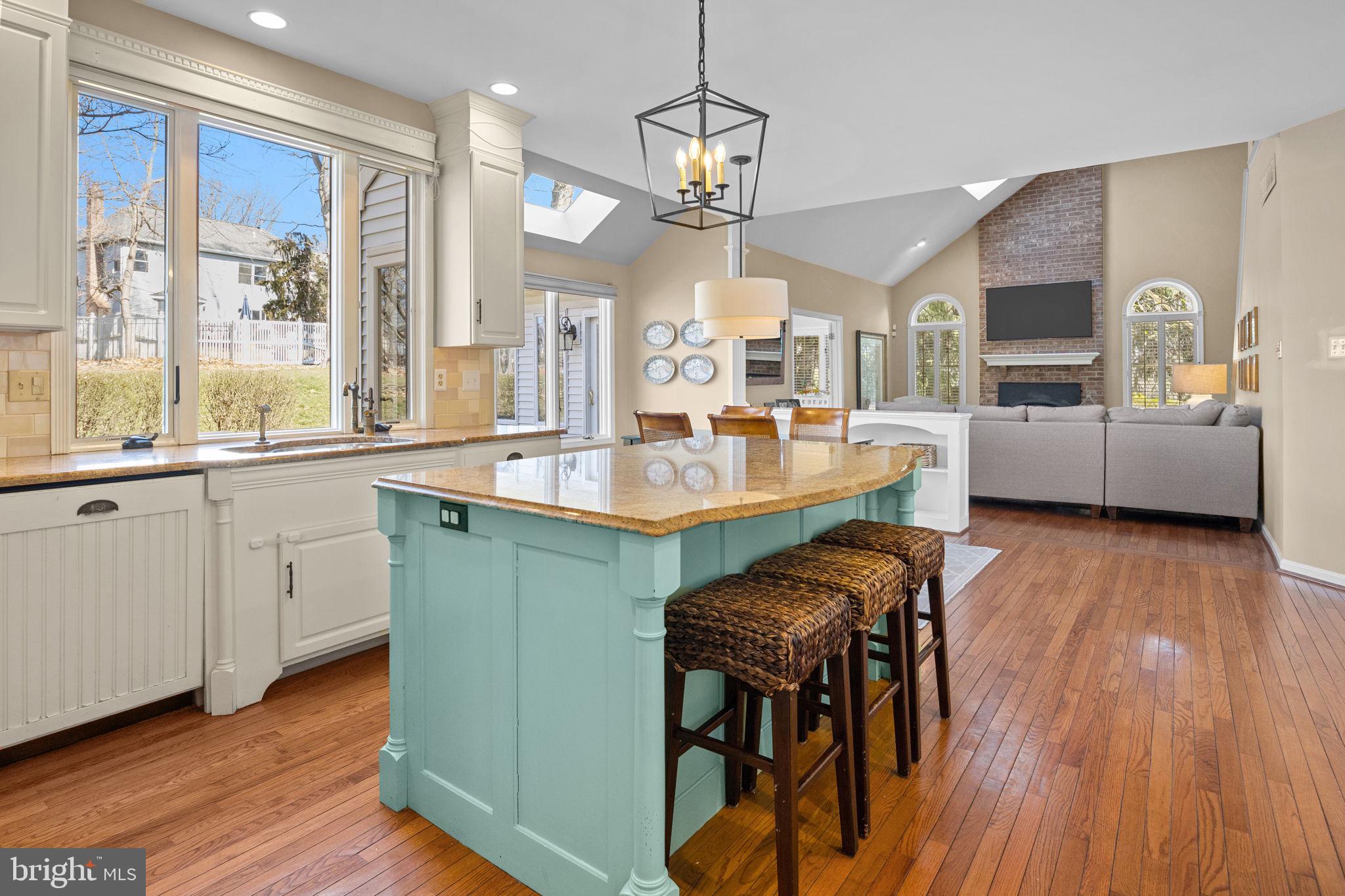 1355 Brentwood Rd