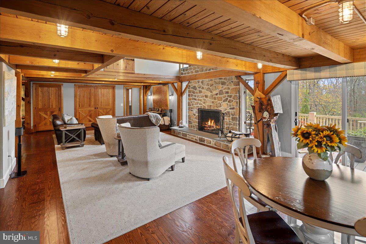 6064 Stoney Hill ROAD