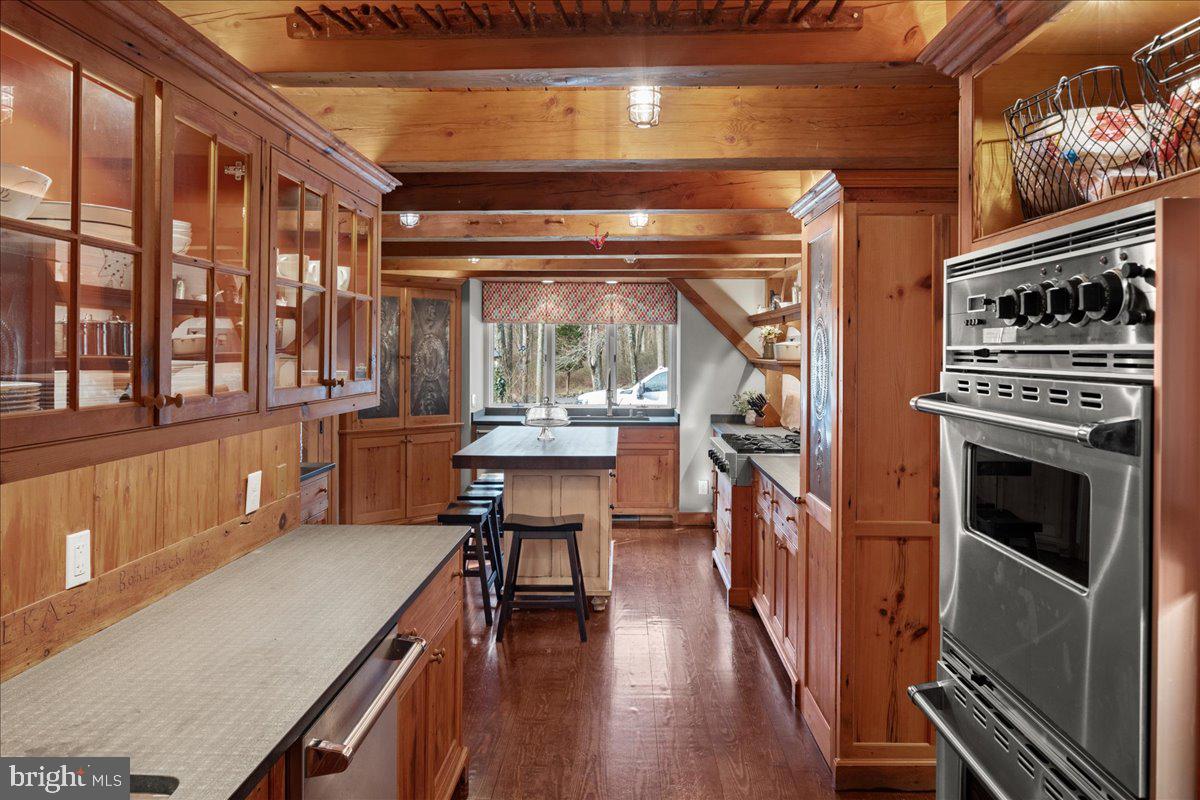 6064 Stoney Hill ROAD