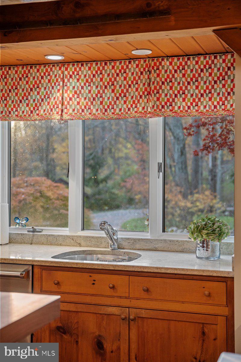 6064 Stoney Hill ROAD