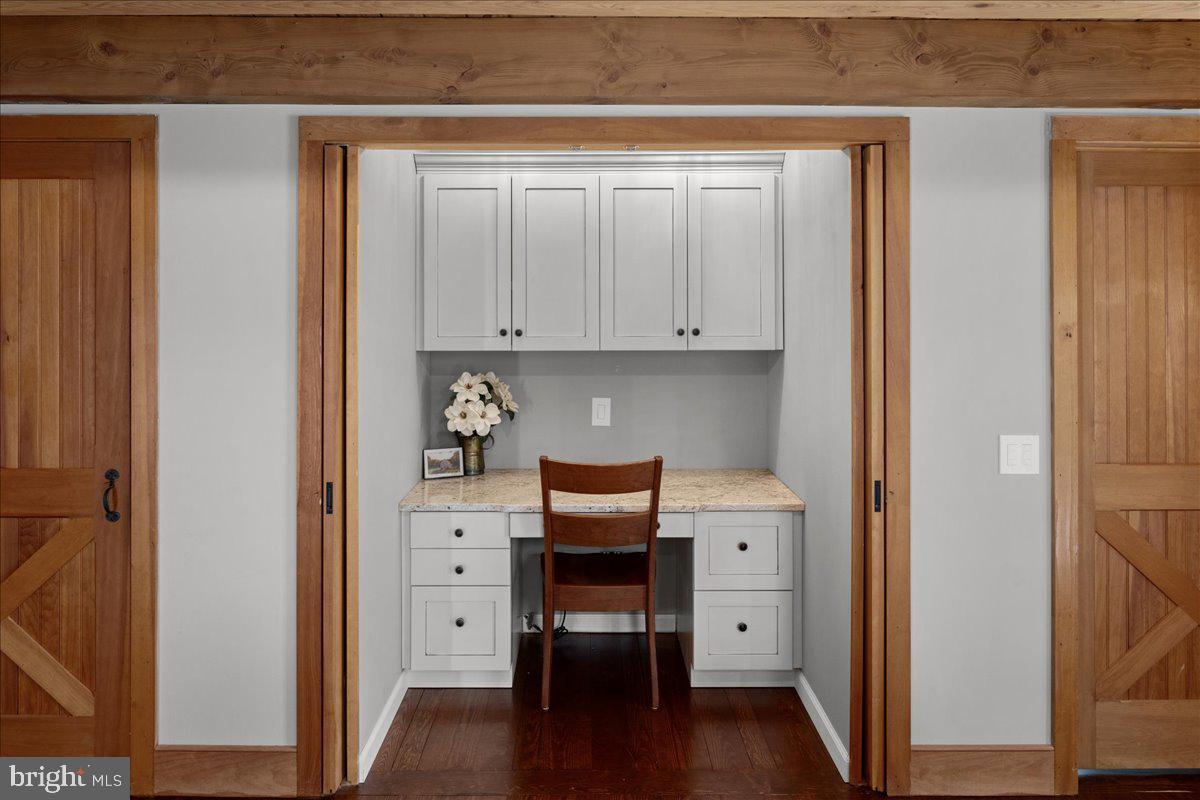 6064 Stoney Hill ROAD