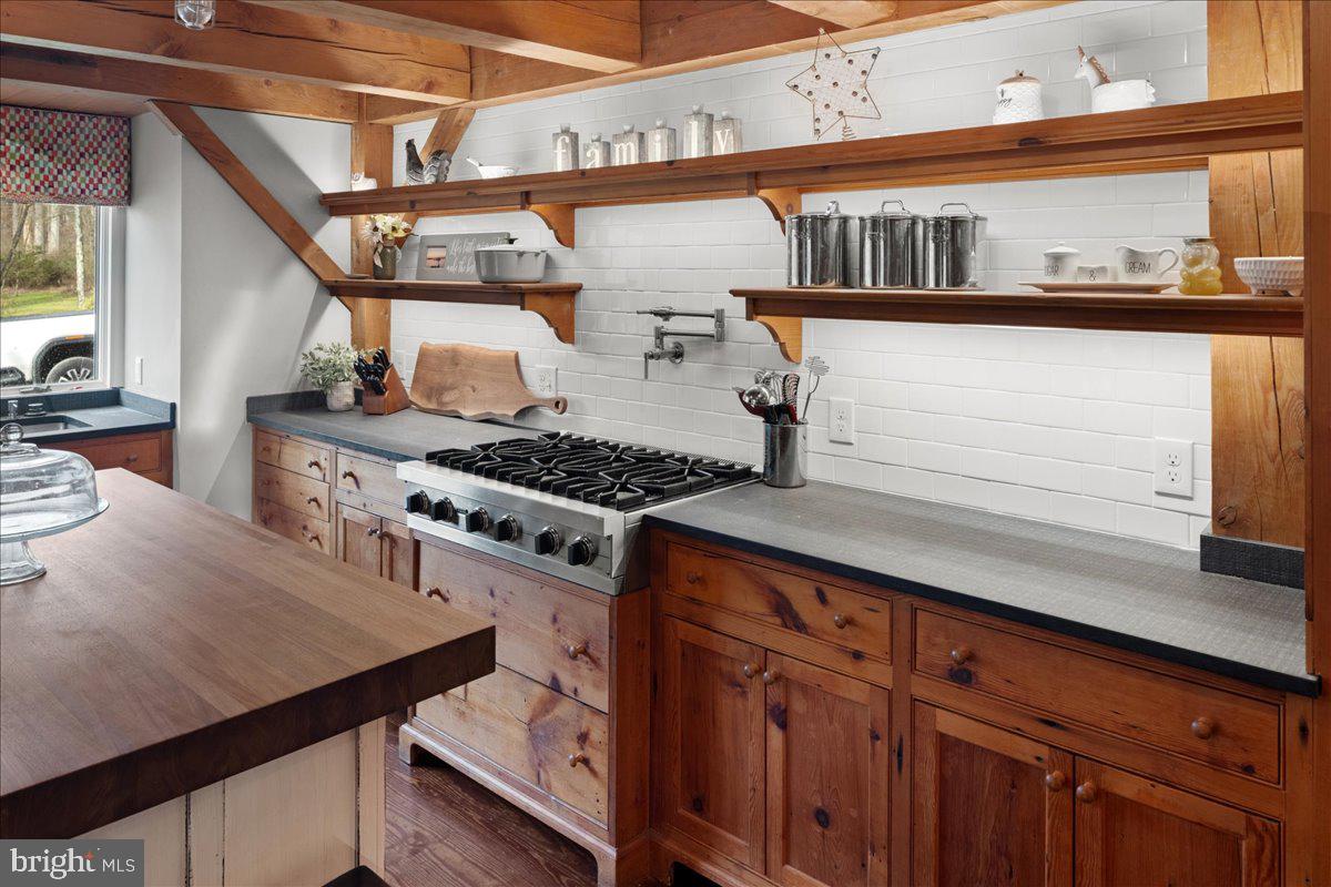 6064 Stoney Hill ROAD