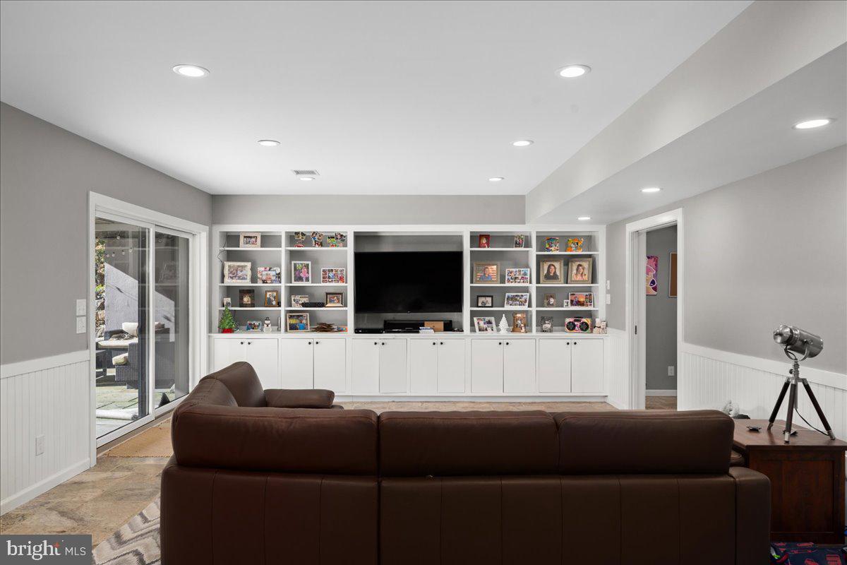 6064 Stoney Hill ROAD