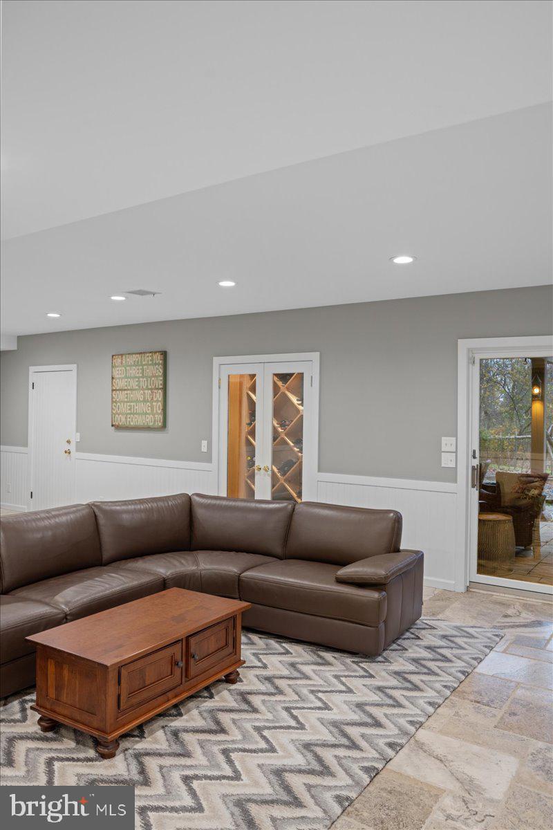 6064 Stoney Hill ROAD